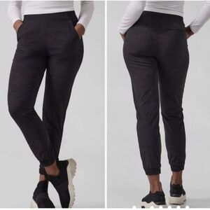 ATHLETA Brooklyn Camo Jogger pant